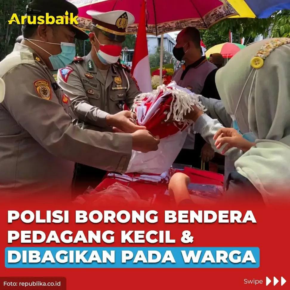 Polisi Borong Bendera Pedagang Kecil & Dibagikan ke Warga