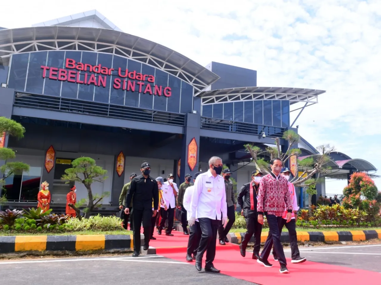Dibangun dengan Anggaran 518 Miliar, Presiden Resmikan Bandara Tebelian