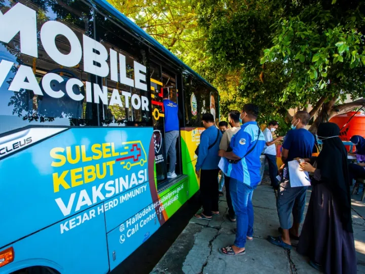 Kepala Daerah Diminta Kebut Vaksinasi, Mendagri: Harus Kreatif!