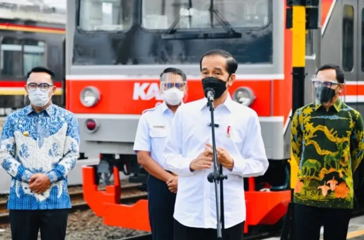 Presiden: Vaksinasi di Tempat Mobilitas Tinggi Harus Dipercepat