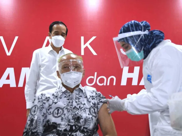 Guru & Tenaga Pendidik Mulai Terima Vaksinasi