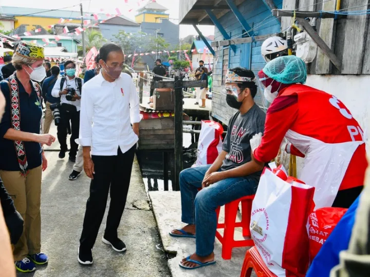 Vaksinasi Door to Door, Kunci Sukses Penanganan Pandemi Covid-19